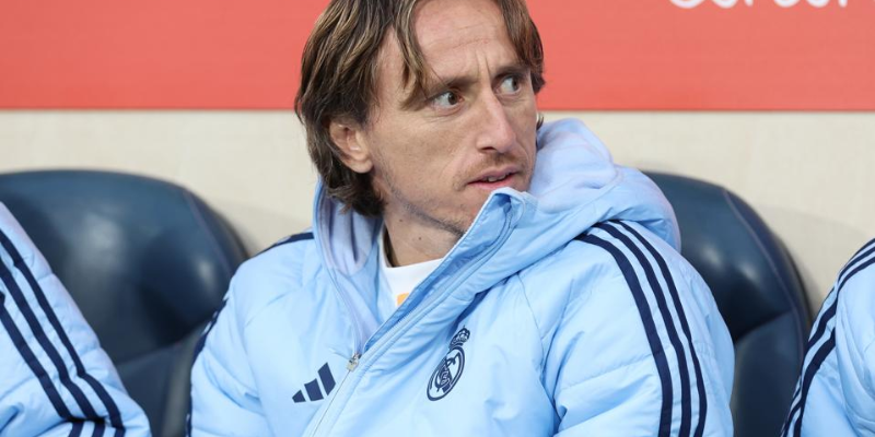 What is the deal between Modrić and Swansea City